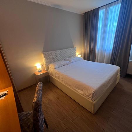 Hotel Garda Аффі Екстер'єр фото