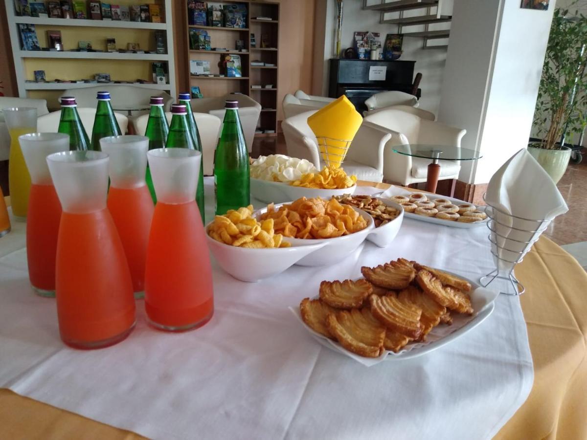 Hotel Garda Аффі Екстер'єр фото