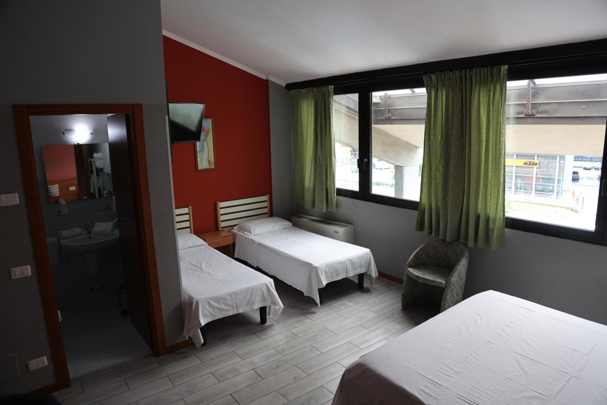 Hotel Garda Аффі Екстер'єр фото