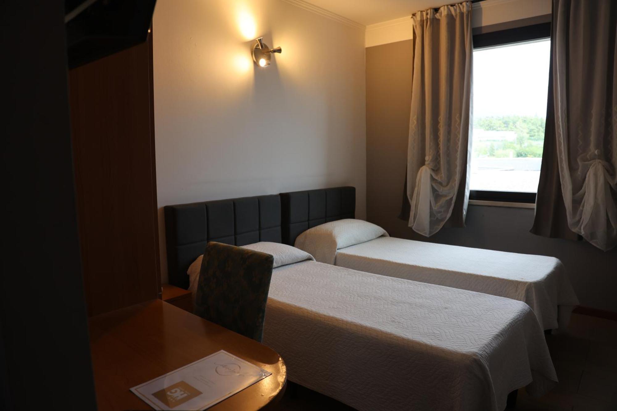 Hotel Garda Аффі Екстер'єр фото